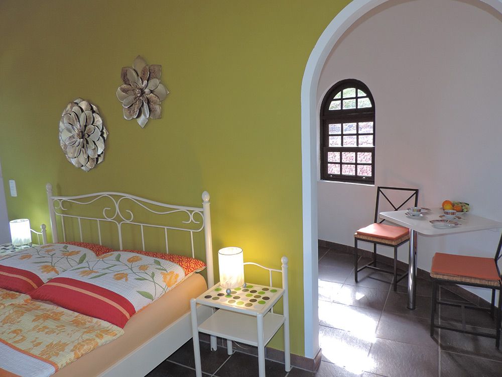 Turmzimmer Links – 28 m² Studio in der ersten Etage mit Meerblick