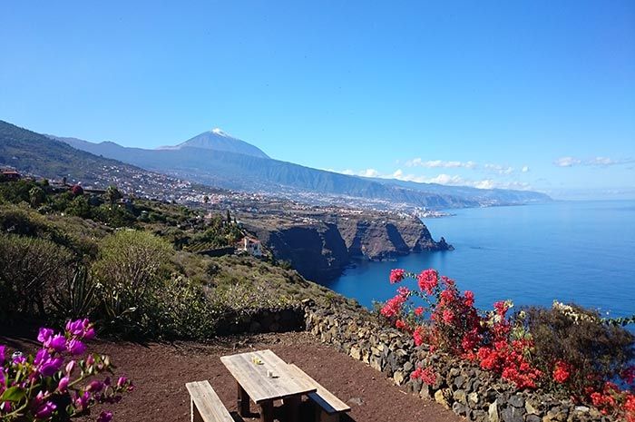 Panoramaausblick vom Esstisch der Ferienwohnung Turmwohnung Teneriffa auf den Teide
